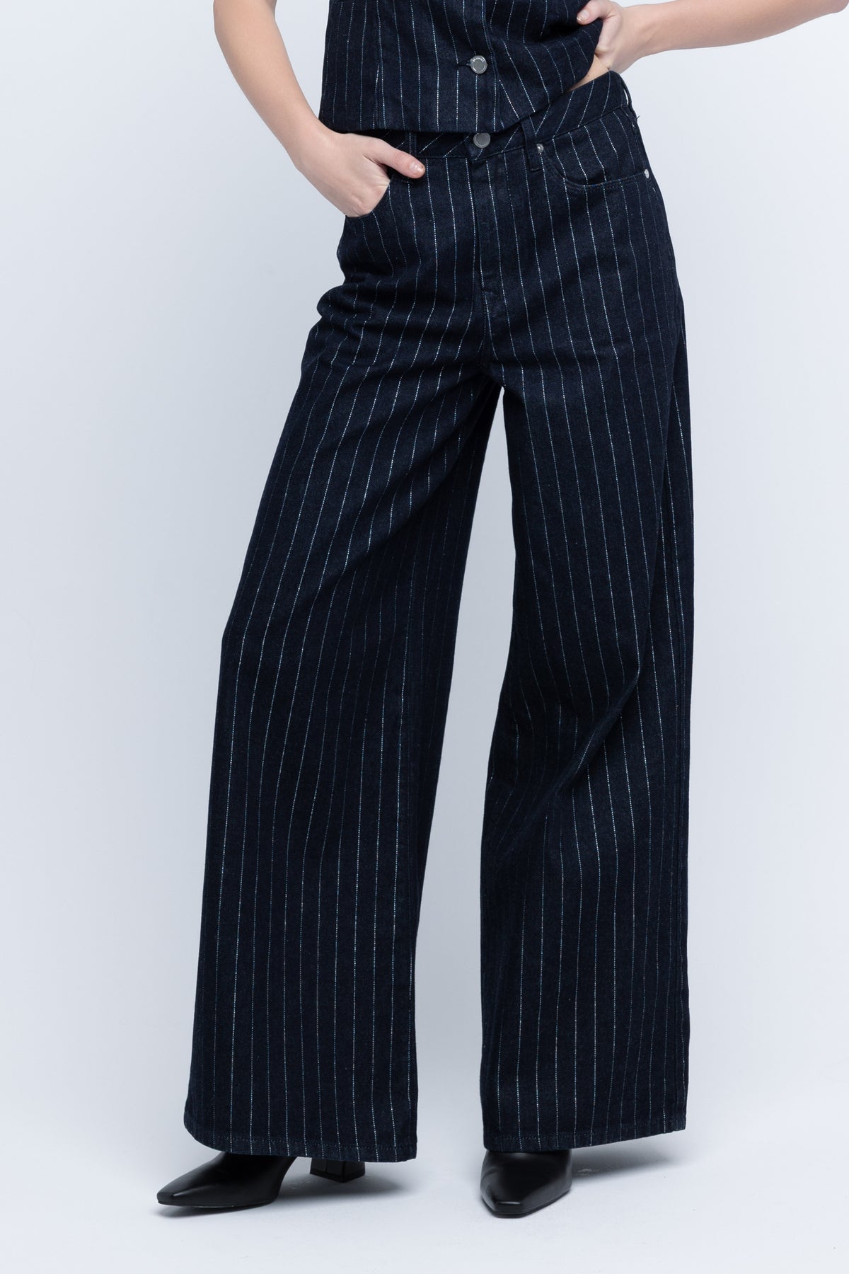 Steal The Spot Pant - 01ER3559_STEAL_THE_SPOT_0148.jpg