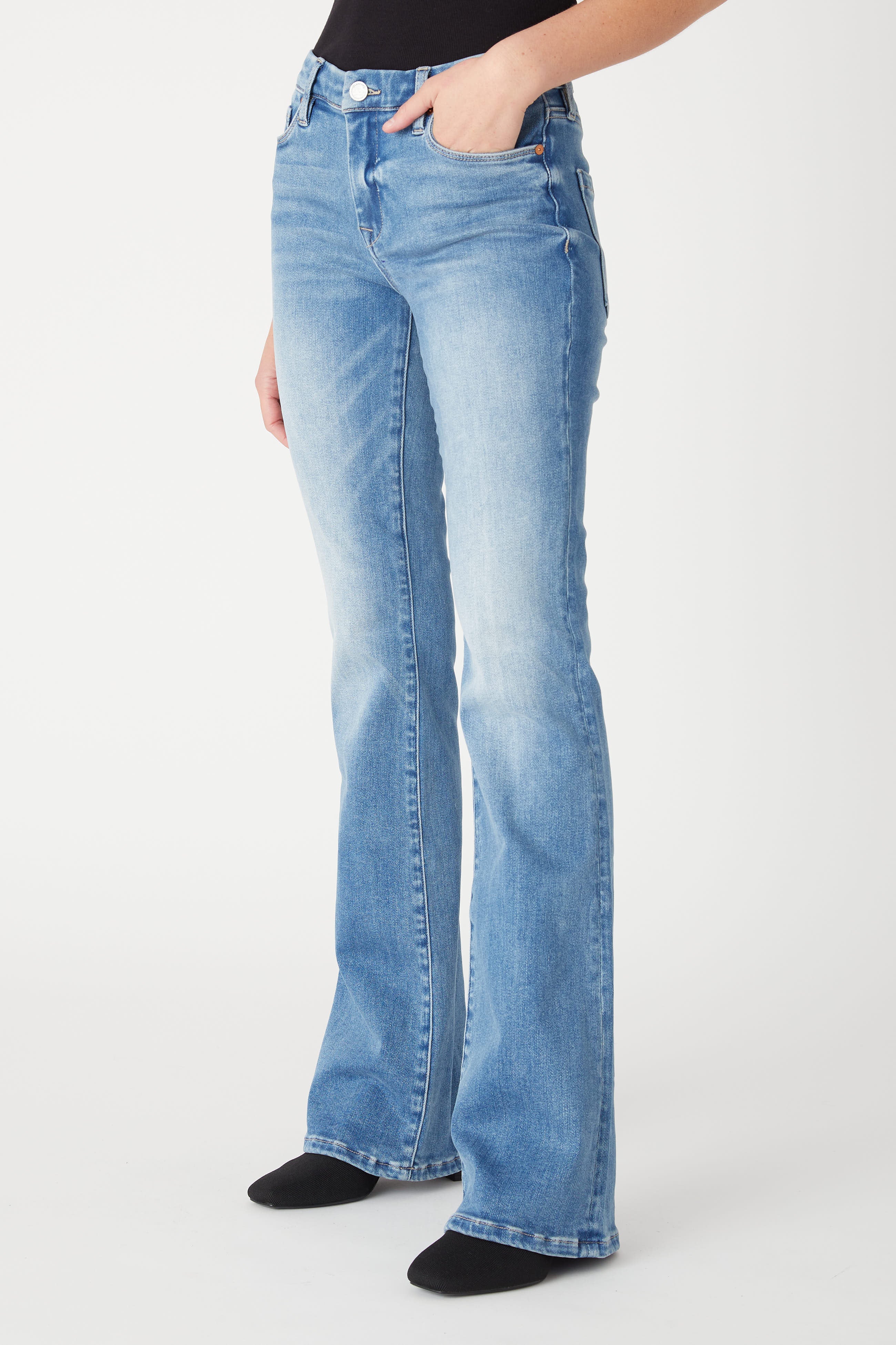 Blank NYC Bell, Yeah Low Rise Flare Leg store Jean