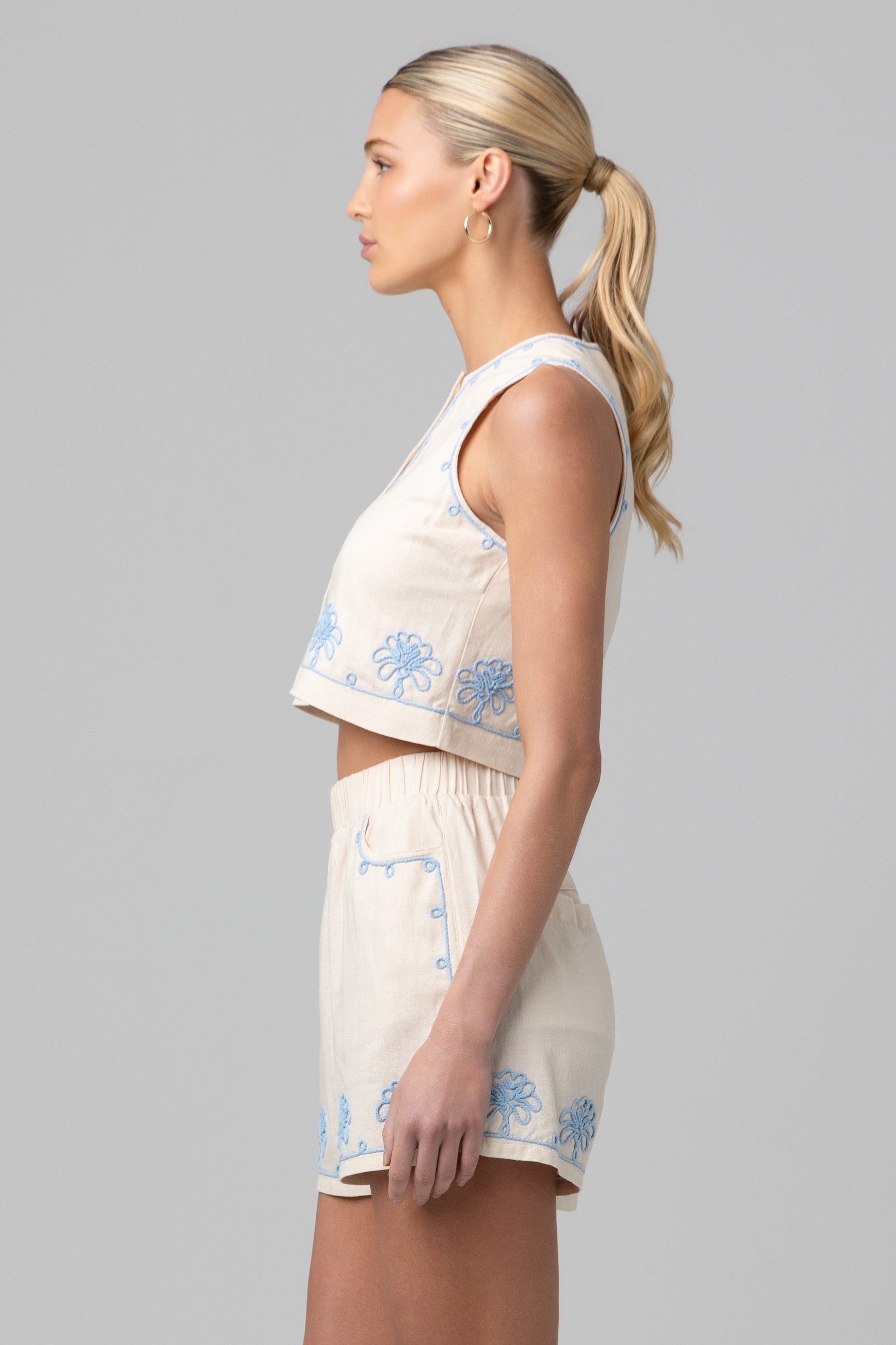 GIRL TALK VEST - 41BJ4679_GIRL_TALK_0249.jpg
